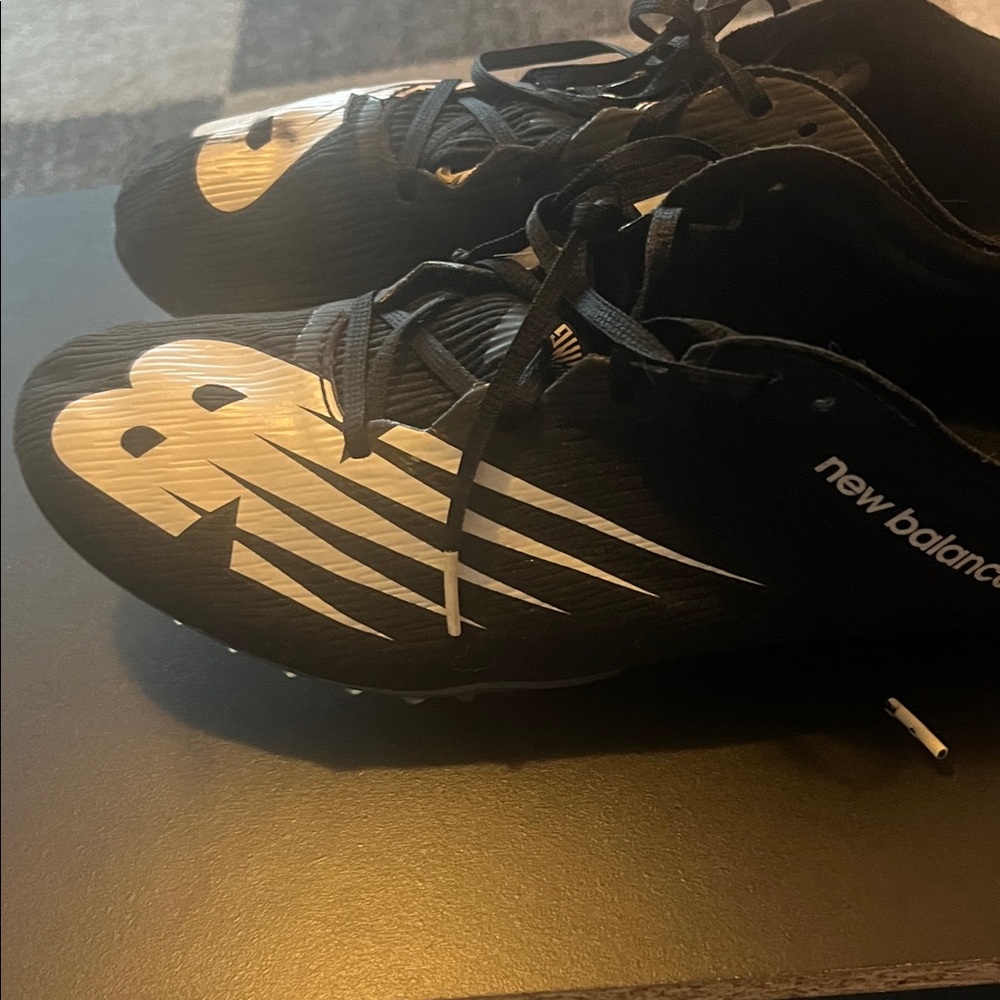 New Balance Men's Black and Gold Athletic Shoes